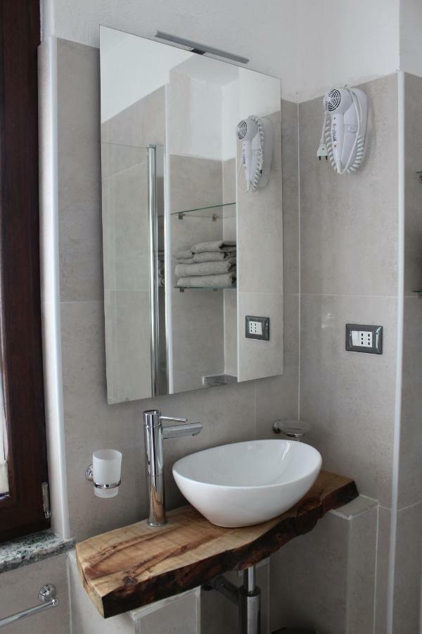 Passaggio A Nord Ovest Hotel Settimo Vittone Exterior photo